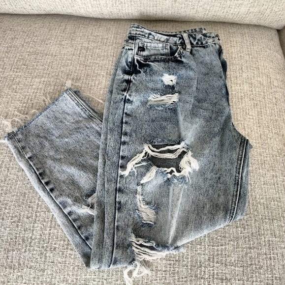 KanCan Amy High rise Fray Mom Fit Jeans - Picture 2 of 6